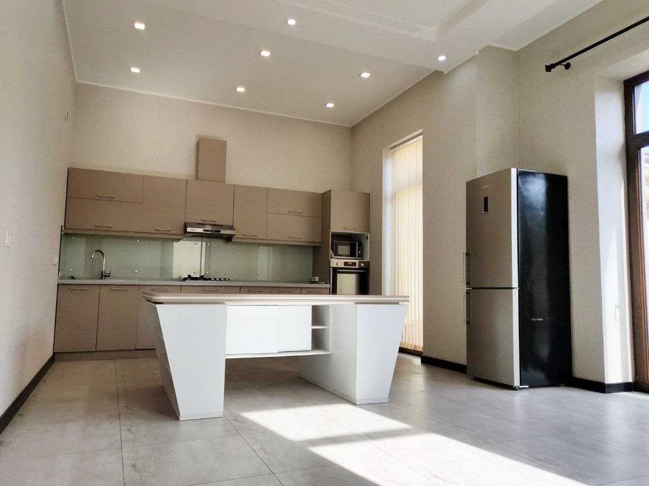 Гостиница Россия сдается дом под офис