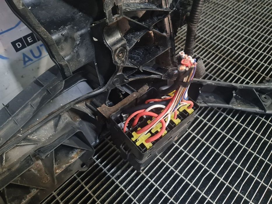 Trager Hyundai Tucson 2.0 Diesel 2006 - 2010 1991CC Manuala (1382) Diesel Codul nu este ...