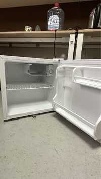 Продам мини холодильник Бирюса