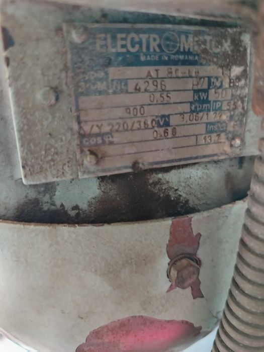 Bormasina cu coloana-masina de gaurit