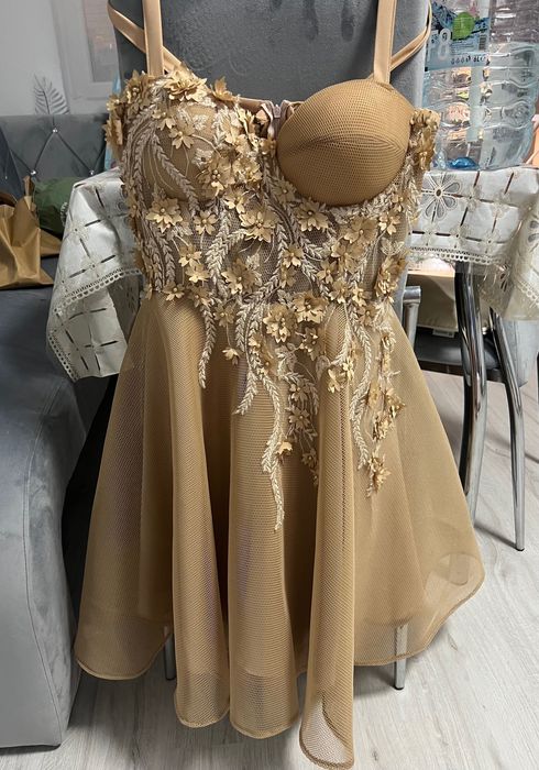 Rochie beige cu flori