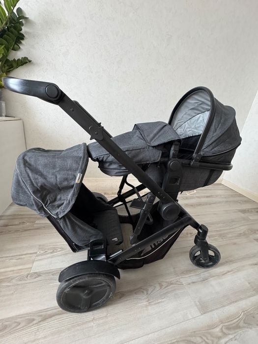 Продам коляску для погодок