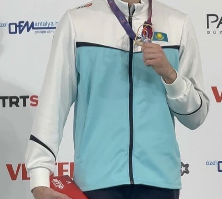 Сборная Казахстана форма XL продам или обмен на размер M