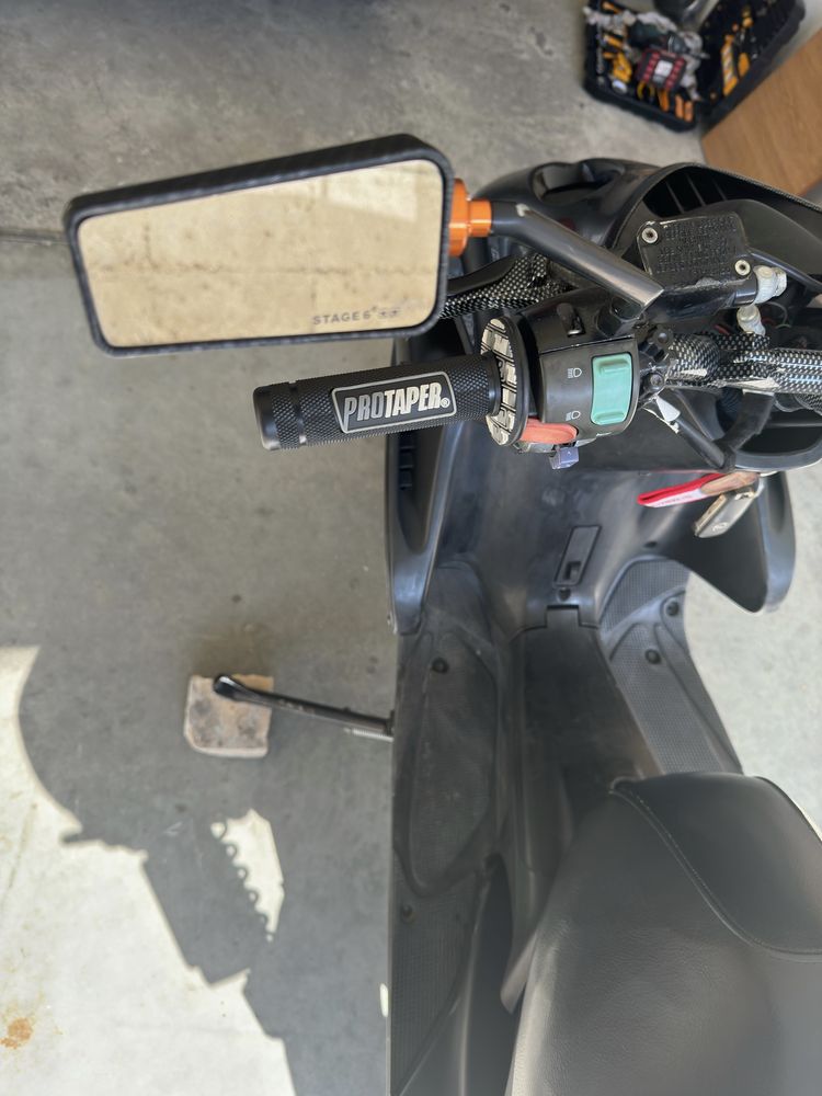 Скутер Yamaha Arerox