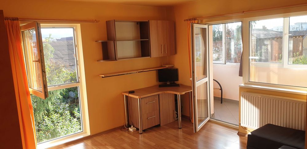 Apartament 2 camere în vilă cu curte. Parcare interioară.Str.Beiușului
