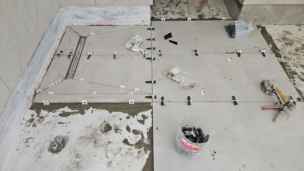 Sc executa amenajari interioare si exterioare