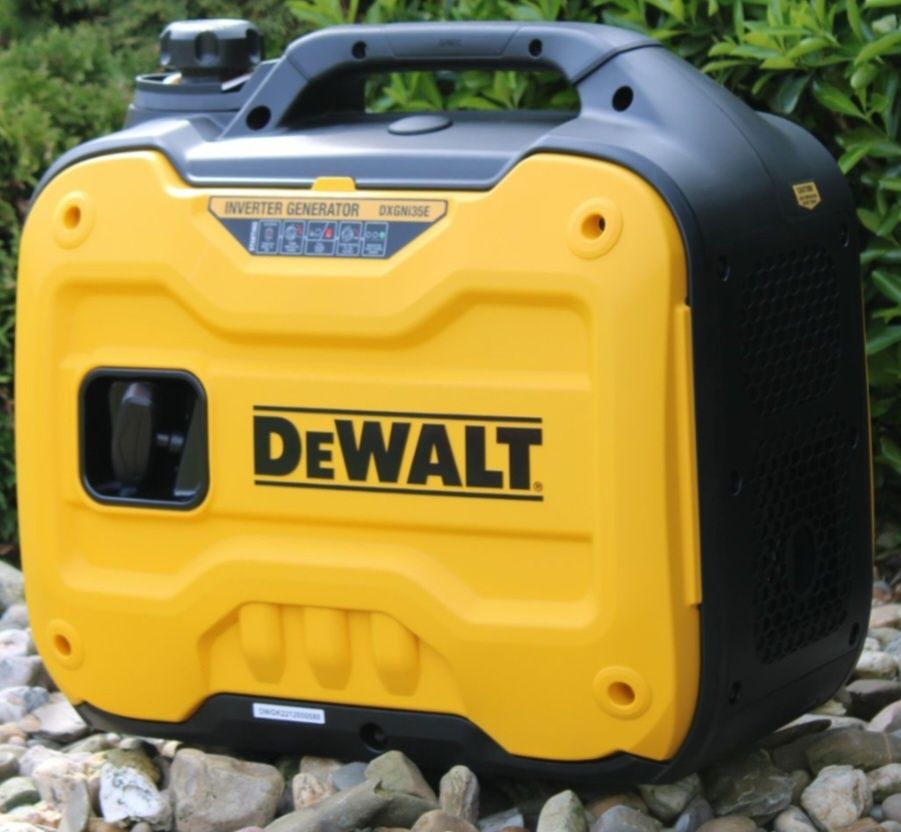 Инвенторни бензинови генератори DeWalt 3,4 kW и 4,2kW 230V