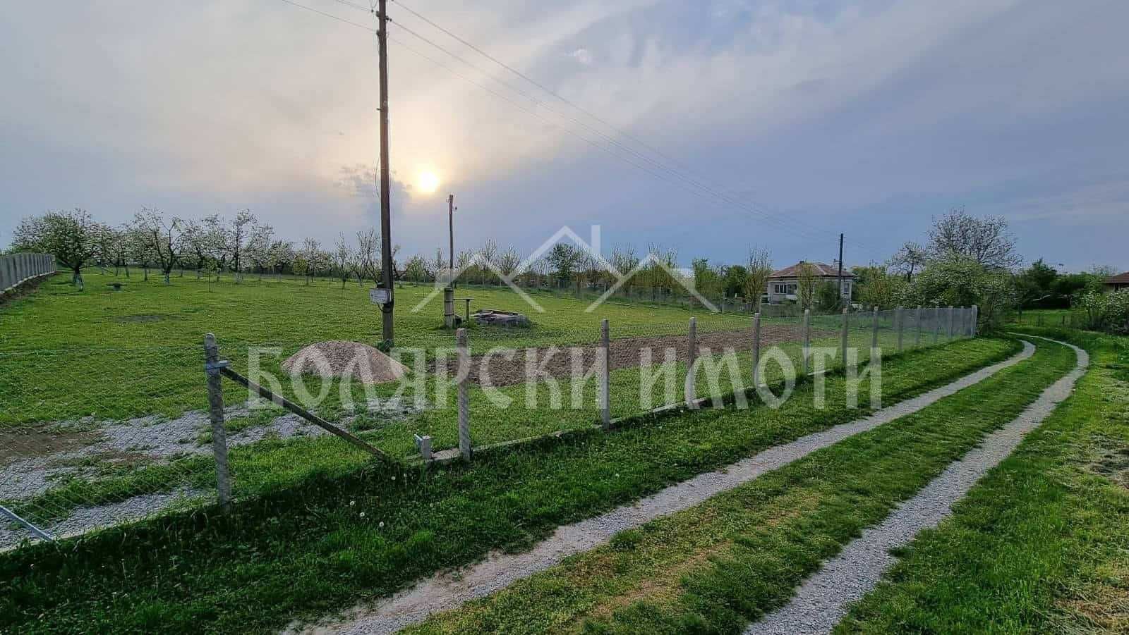 Южен парцел в село Мерданя