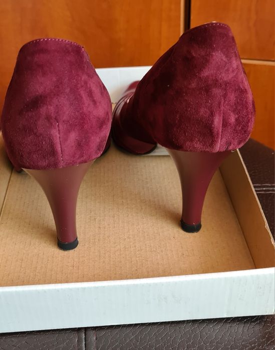 Pantofi din piele culoare visiniu si geanta plic asortata