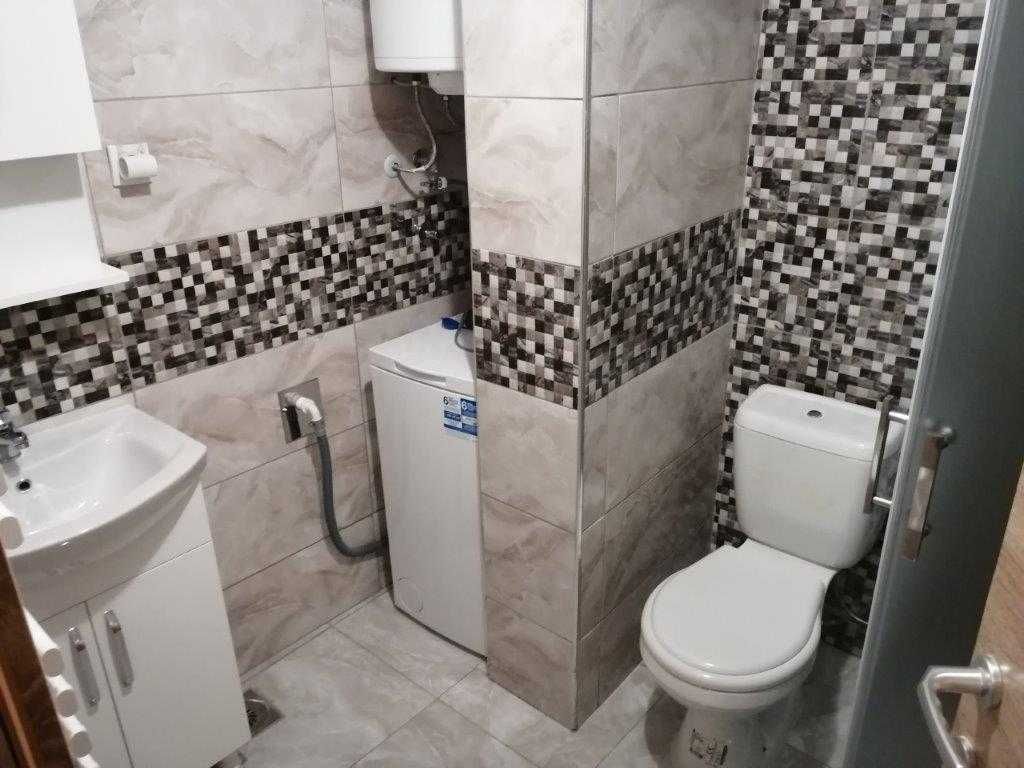 Дава се под наем Двустаен апартамент в Бургас, Славейков - 54 кв.м за 204 € - Снимка #2