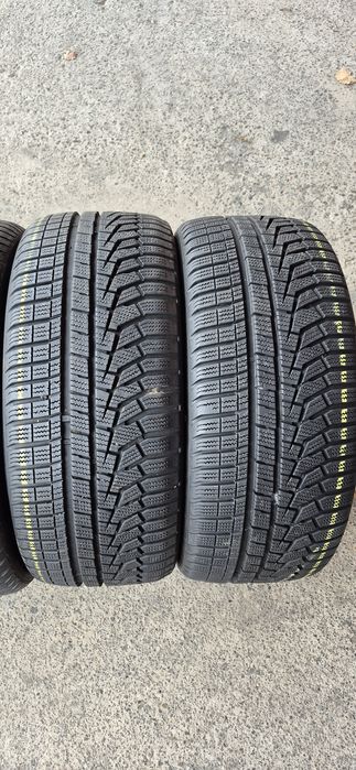 4 anvelope iarna Hankook,fata 225/40/18,spate 255/35/18.Pret/bucata
