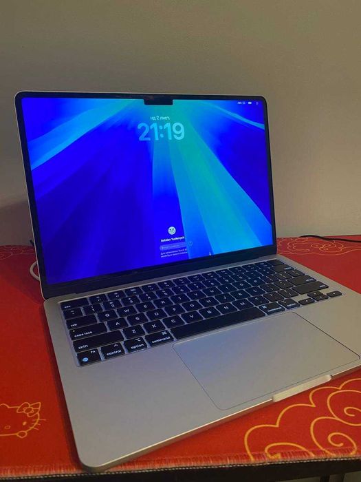 Apple MacBook M3 / 16GB RAM / 256GB SSD – Only 18 Battery Cycles (NEW)