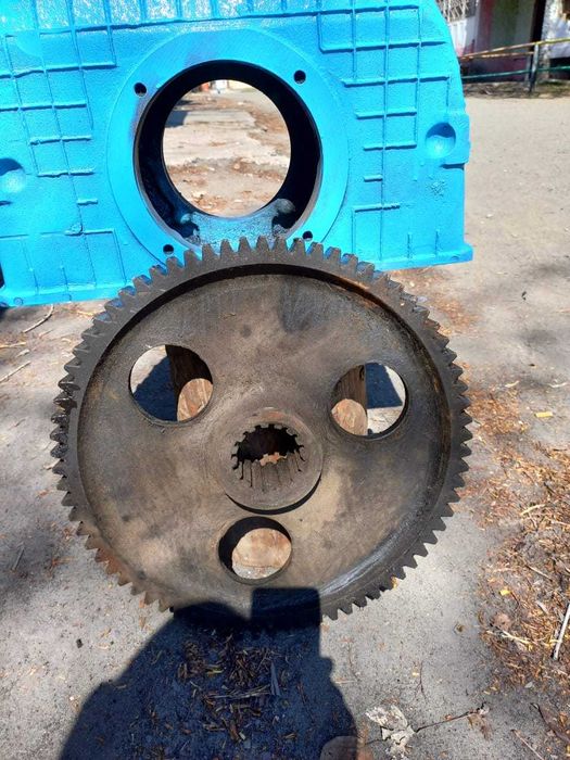 На Т-40  шестерня задняя бортовой