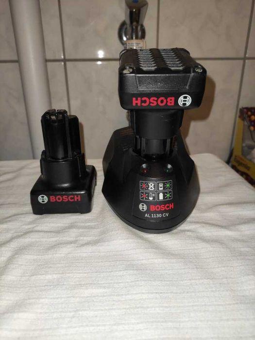Bosch acumulatori 12 V 4:Ah , pentru scule Bosch