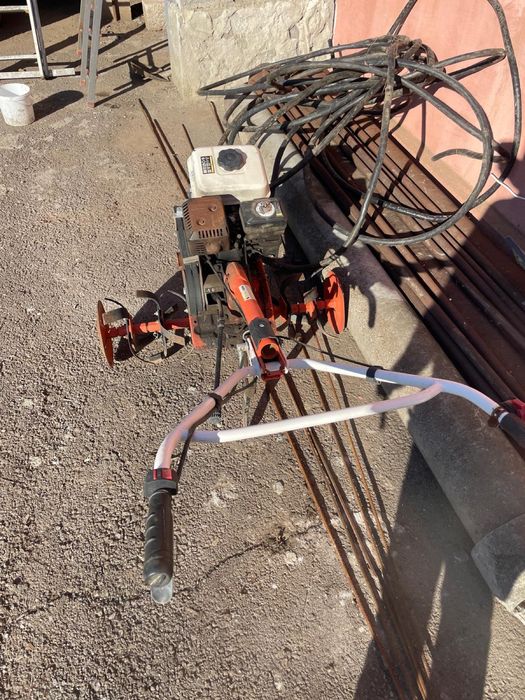 Motosapa Ruris si unealta imprastiat seminte