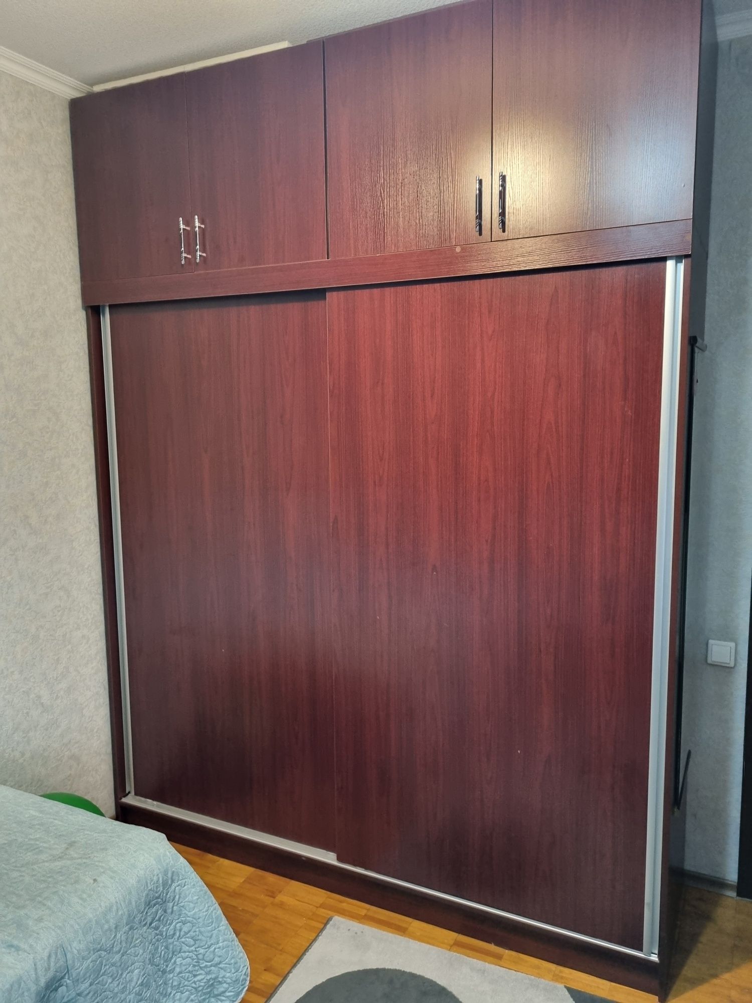 Продам Шкаф купе б/у. Ширина 220см, высота 270см, глубина 60см.