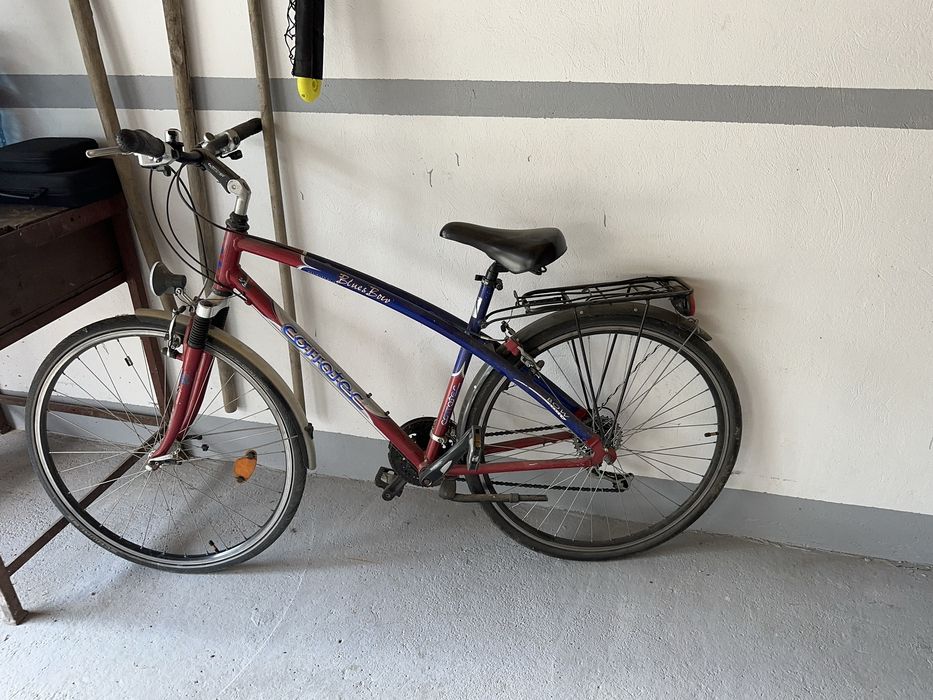 Vand bicicleta in stare buna!