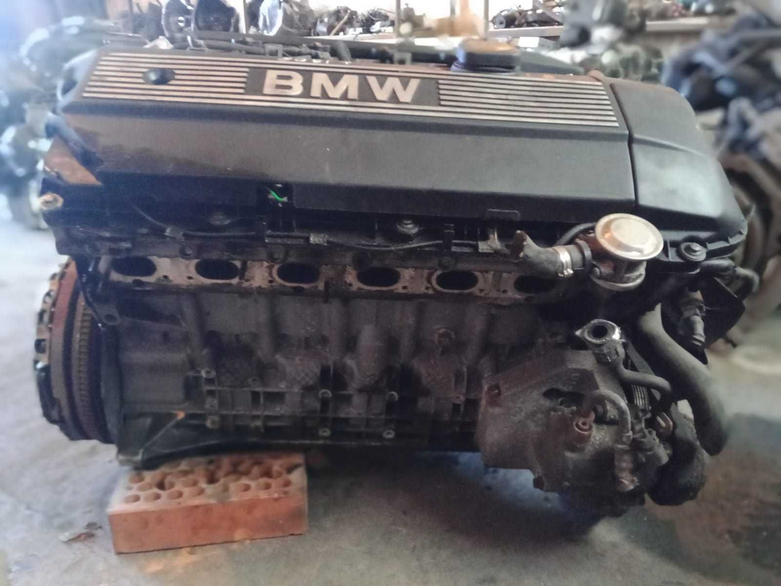 Привозной мотор M52B20TU 2,0 два ваноса  на BMW в сборе