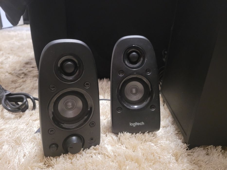 Logitech Z506 Surround Sound 5.1 Speaker System