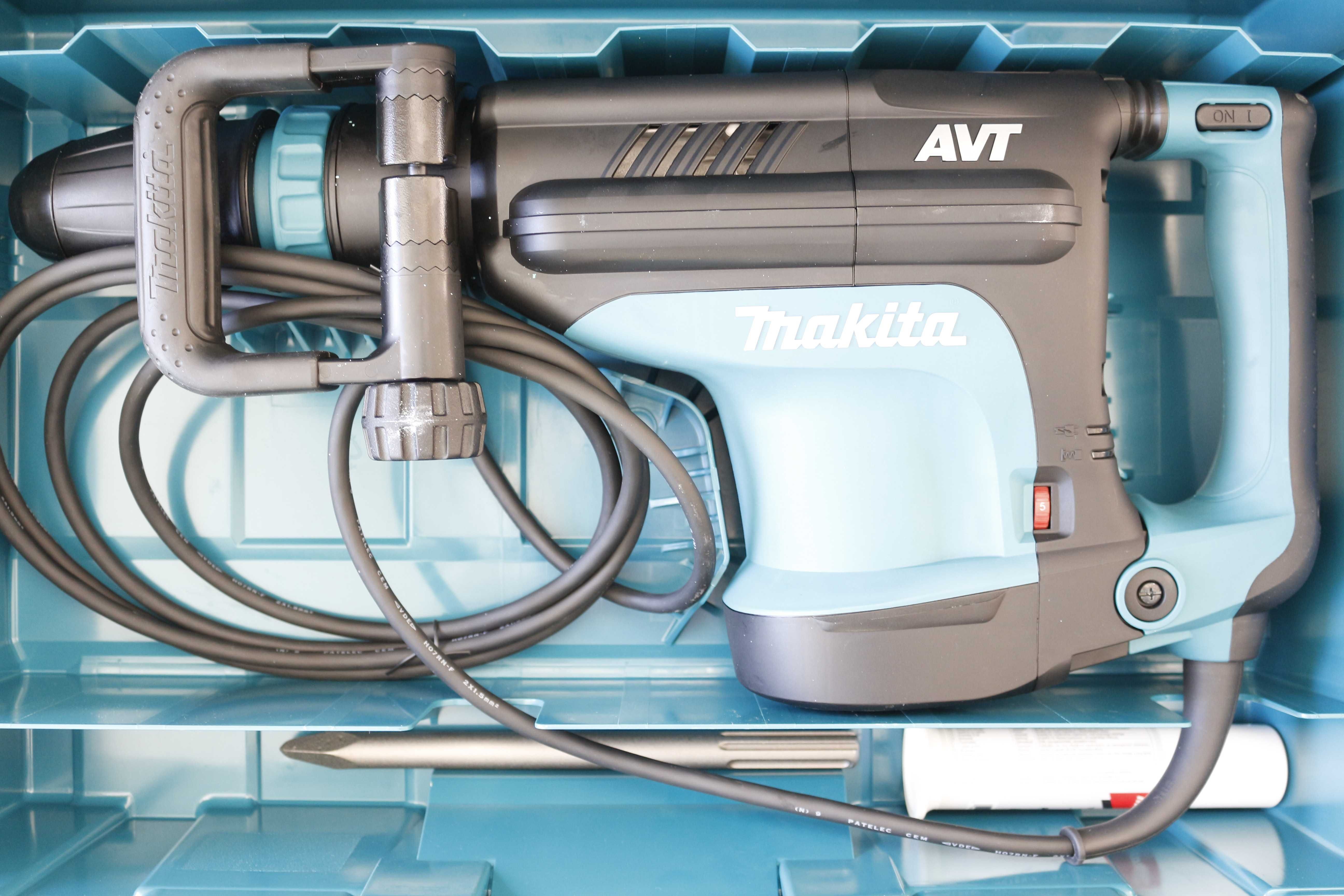 Къртач Makita HM1213C