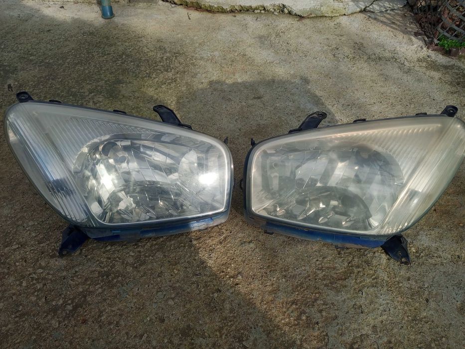 Фарове за Тойота рав4-2002
