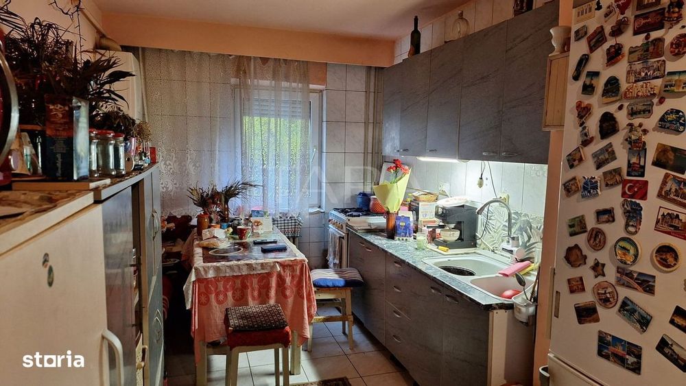 Apartament cu 4 camere decomandat în cartierul Mănăștur, Cluj-Napoca.