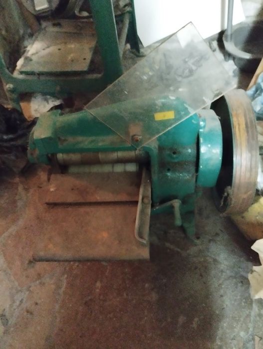 Рит машина за рязане на кожа