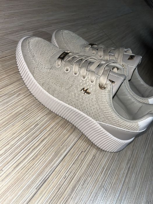 Обувки MEXX-бежави на цвят