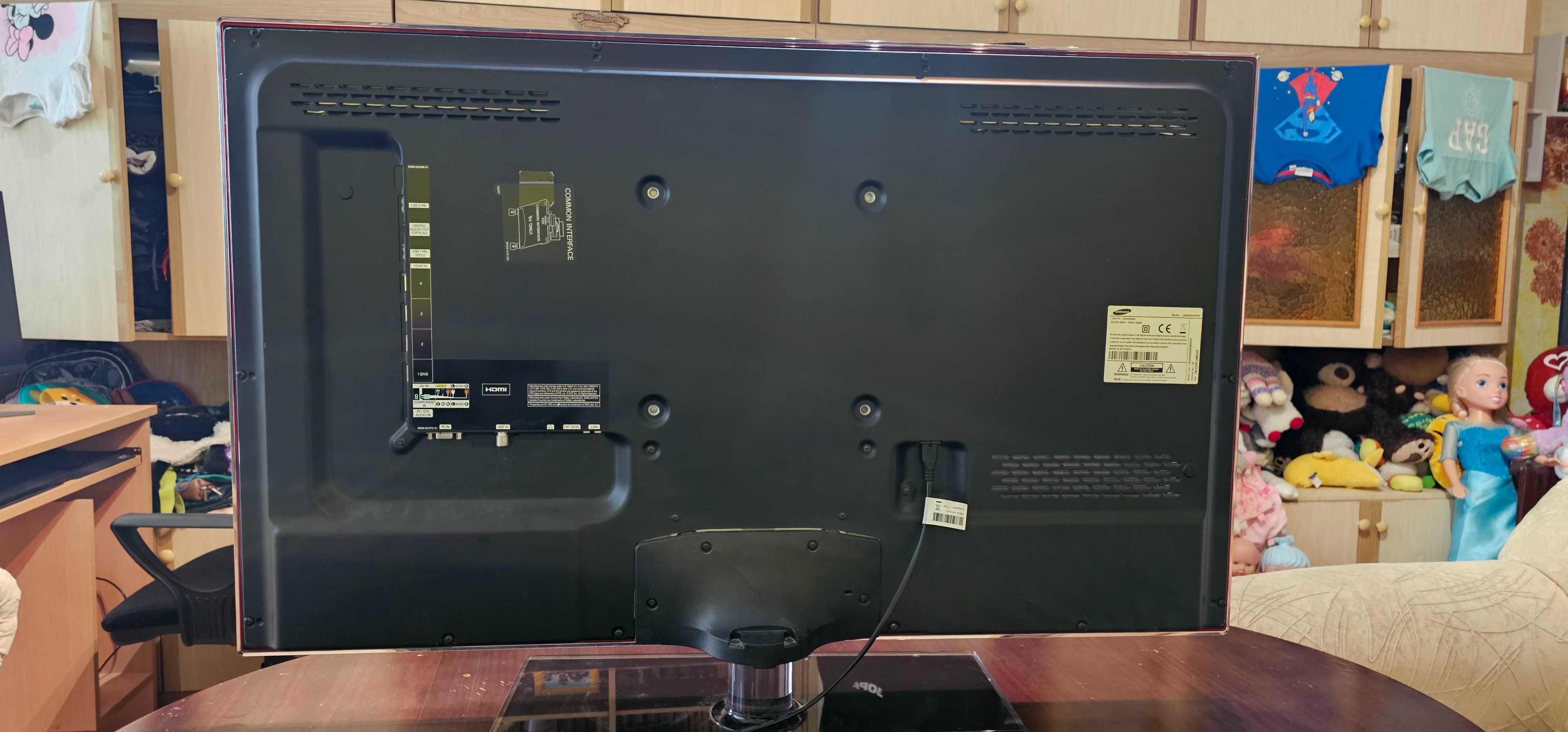 Продавам Смарт Телевизор Samsung UE40D5500