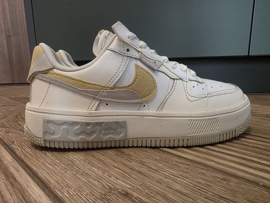 Дамски маратонки NIKE