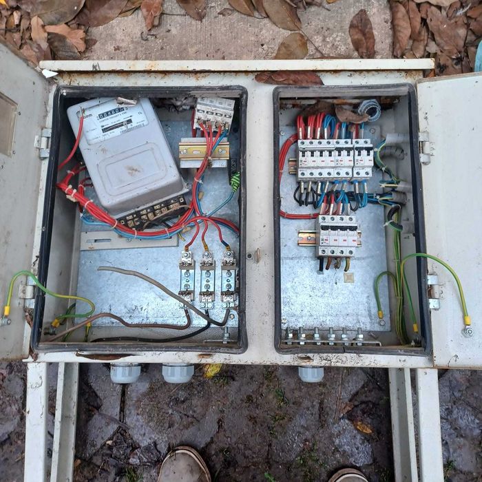 Vand tablouri electrice 380v