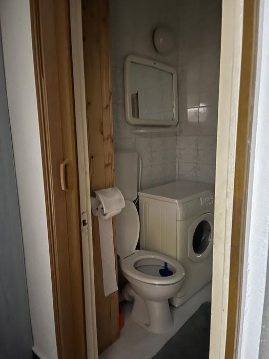 Închiriez apartament cu 3 camere