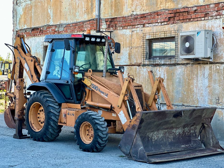 Buldoexcavator Case 580