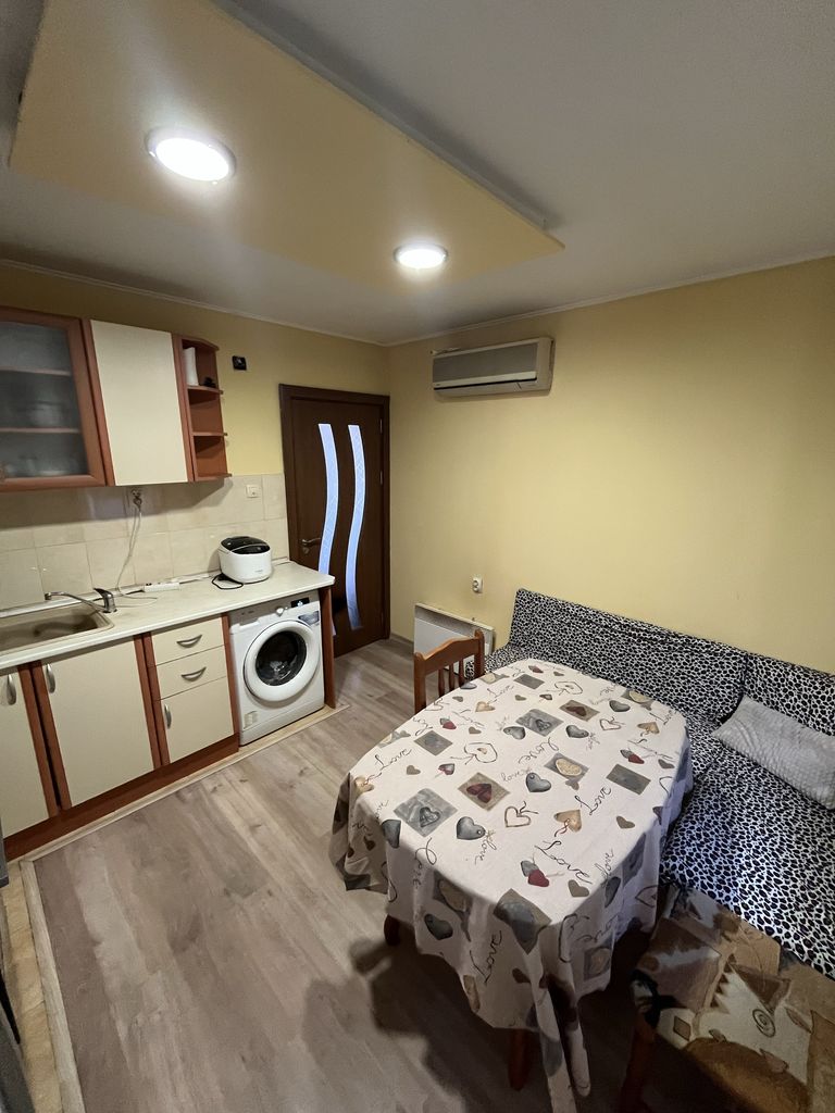Продава се Четиристаен апартамент в Дупница - 100 кв.м за 1100 €/кв.м - Снимка #3