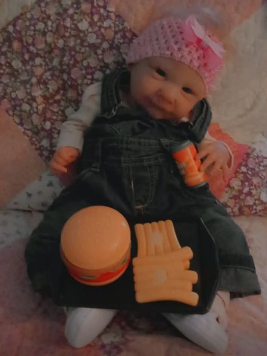 Păpușă pictata manual