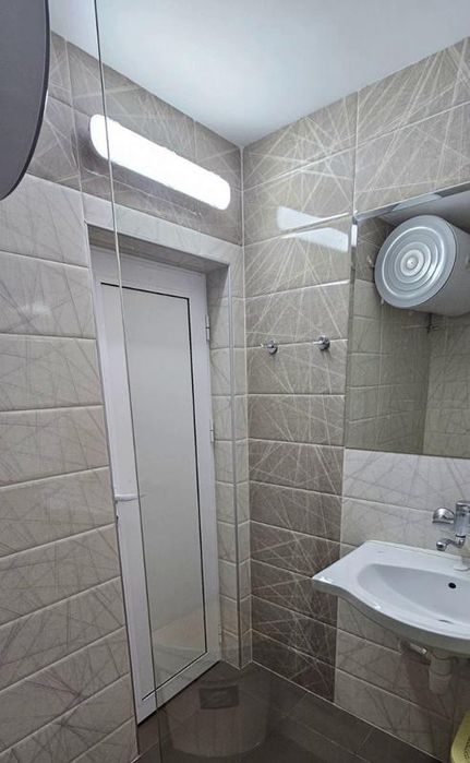 Тристаен апартамент под наем в Център