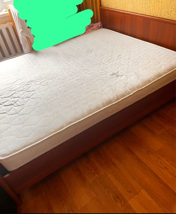 Продам кровать без матраса