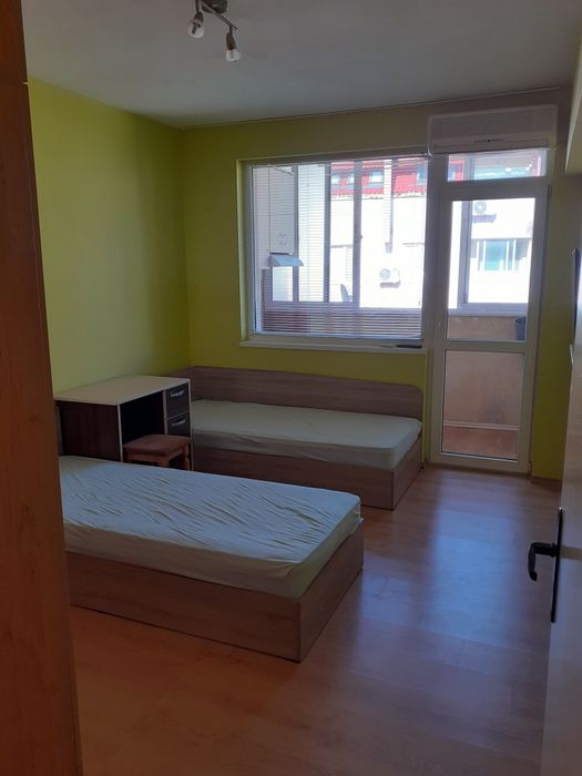 Двустаен в началото на кв. Бузлуджа до спирка качица