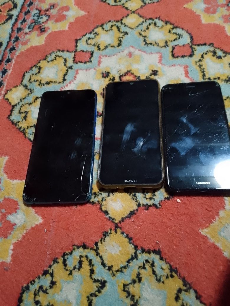 Продам телефоны,1 рабочий vivo только экран треснут ,2 глючит,3 не раб