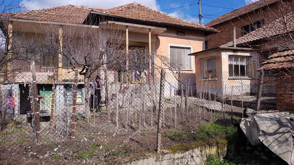 Продава се Къща в с. Божурица, Област Плевен - 110 кв.м за 167 €/кв.м - Снимка #2