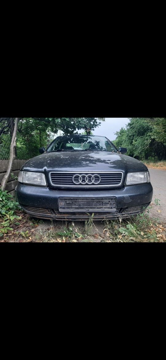 Черен преден капак Ауди А4 Б5 Audi A4 B5 preden kapak