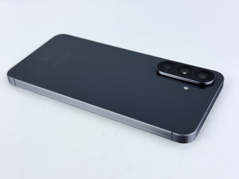 НОВ! Samsung Galaxy A56 5G 128GB 8RAM Graphite 2г. Гаранция!