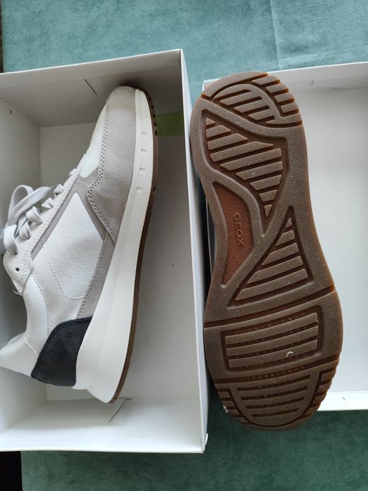 Продавам спортни обувки