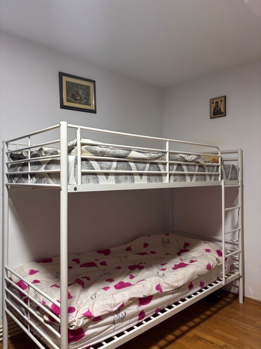 Vând pat supraetajat