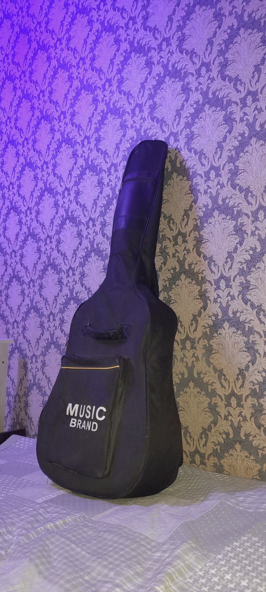 Gitara holati zo'r fender kompaniyasining arginal cd60 gitarari
