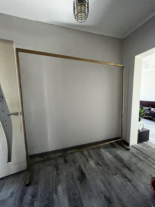 Продам металлические стойки для вешалок.