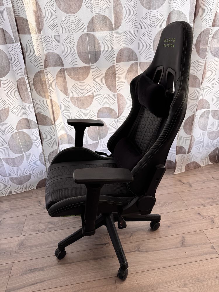 Геймърски стол – RAZER EDITION™