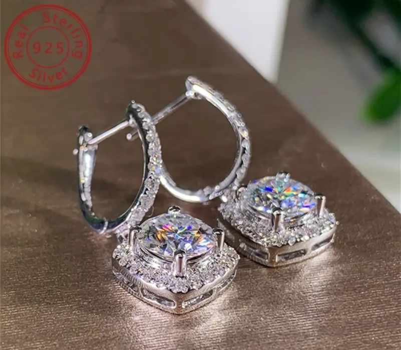 Сребърни обеци с мойсанит