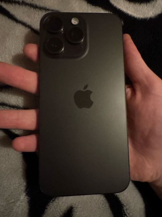 Vand iPhone 15 Pro Max/16E/16 Pro impecabile