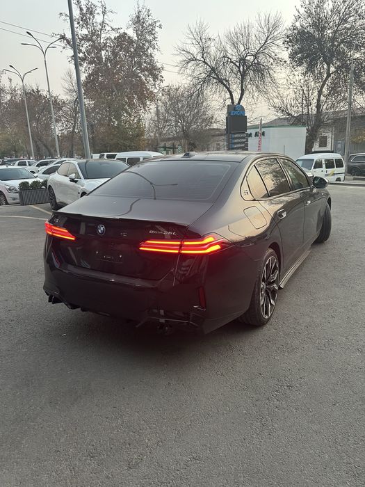 BMW I5 35L 2025yil
